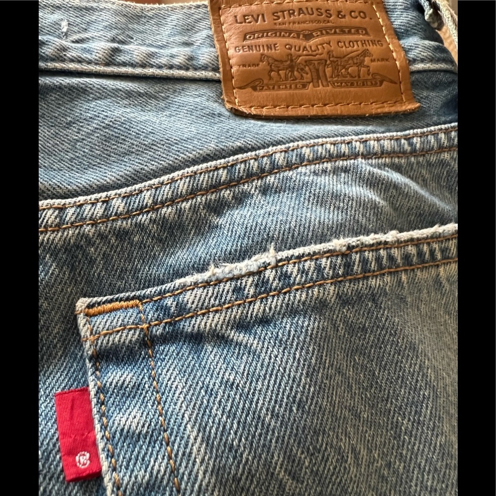LEVI’S JEANS - Picture 10 of 10